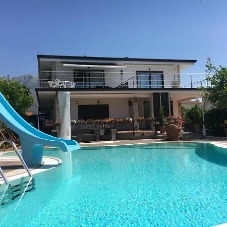 בית נופש Boccy Brothers *